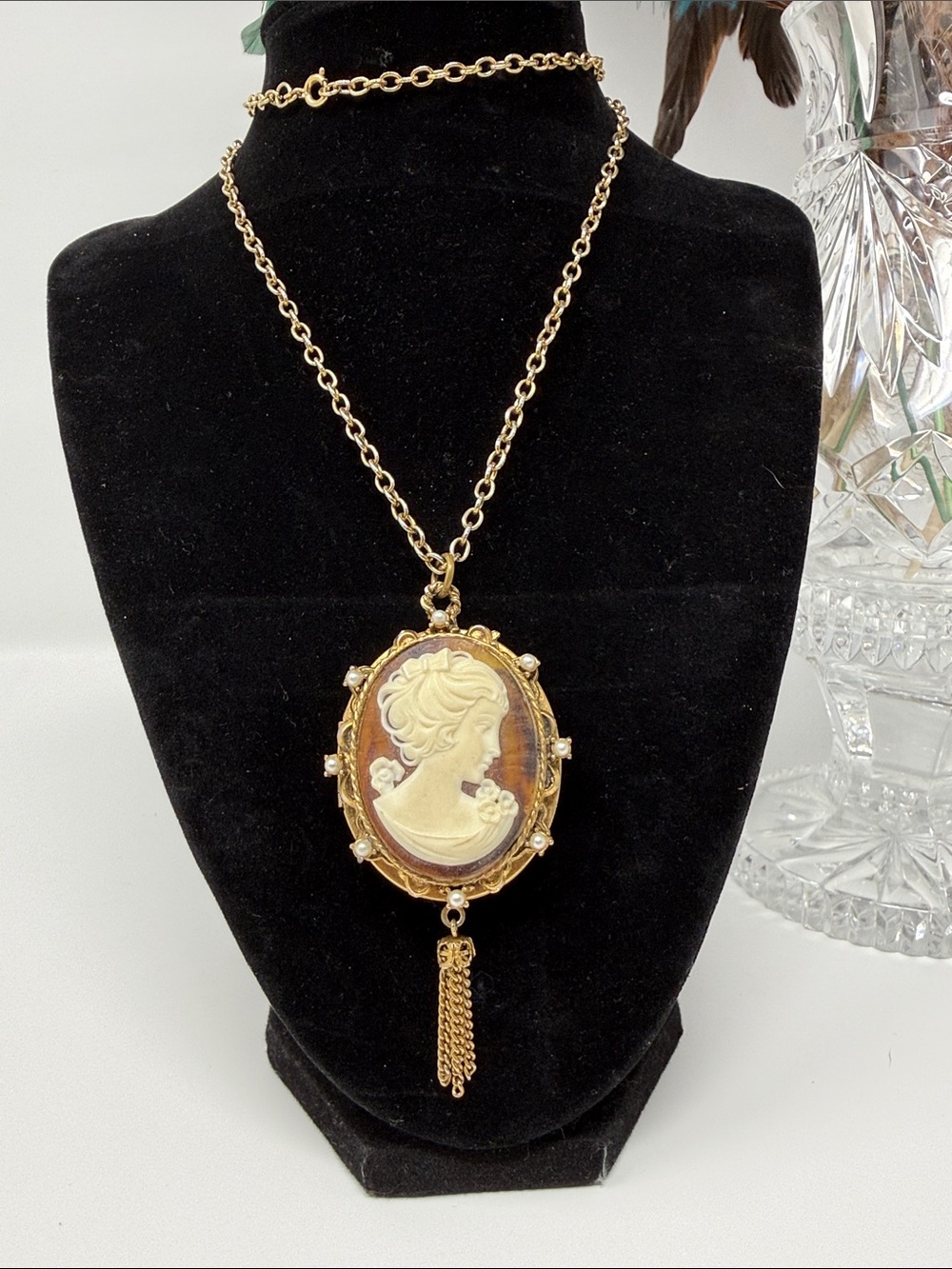 Vintage Cameo Gold Tone Cameo Locket Necklace